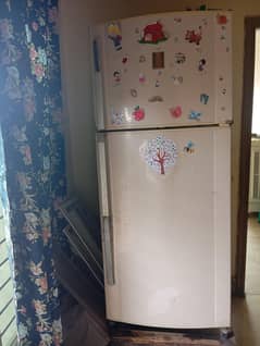 Full Size Dawlance 2 Door Fridge Urgent for sale