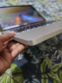 MacBook i5 Gen 3 256gb SSD