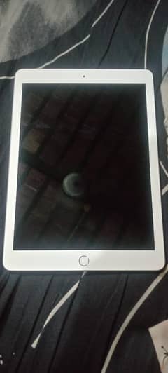 iPad 6th generation 128 gb call# 03208414015
