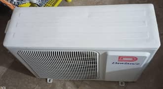 Dawlance split AC