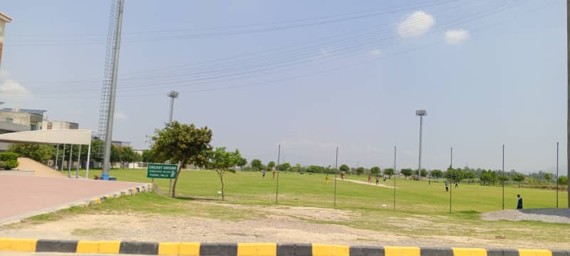 8 Marla East facing Plot in Executive Block 4