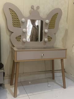 Kids dressing table for girls