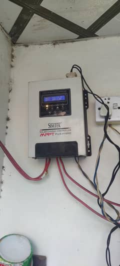Simtek MPPT Solar Charge Controller 60A – For Sale