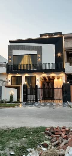 5 Marla Brand New House For Sale