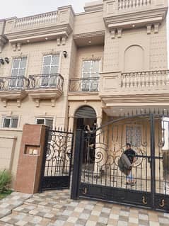 10 Marla Brand New House For Sale