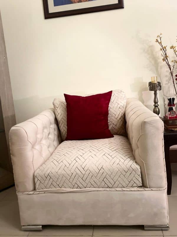 Sofa Set in pristine condition 5