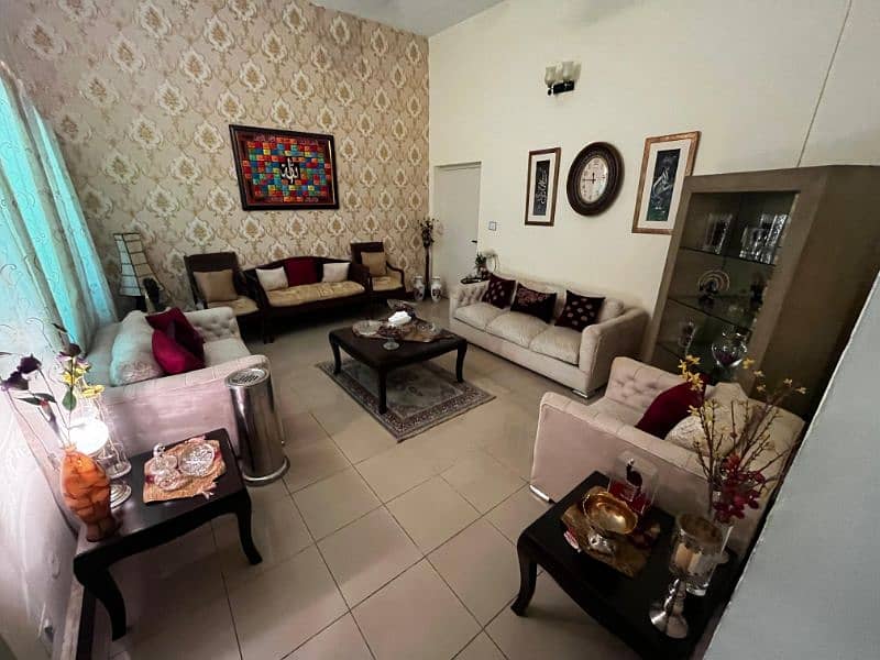Sofa Set in pristine condition 6
