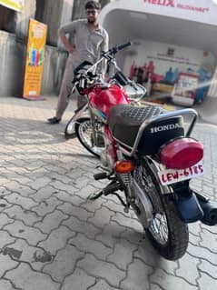 2018 model with double saman in good condtion chaskay walay door