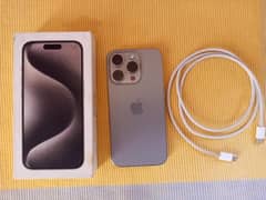 iPhone 15 pro - Natural Titanium