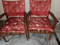 4 chairs with 1 dinning table urgent sale