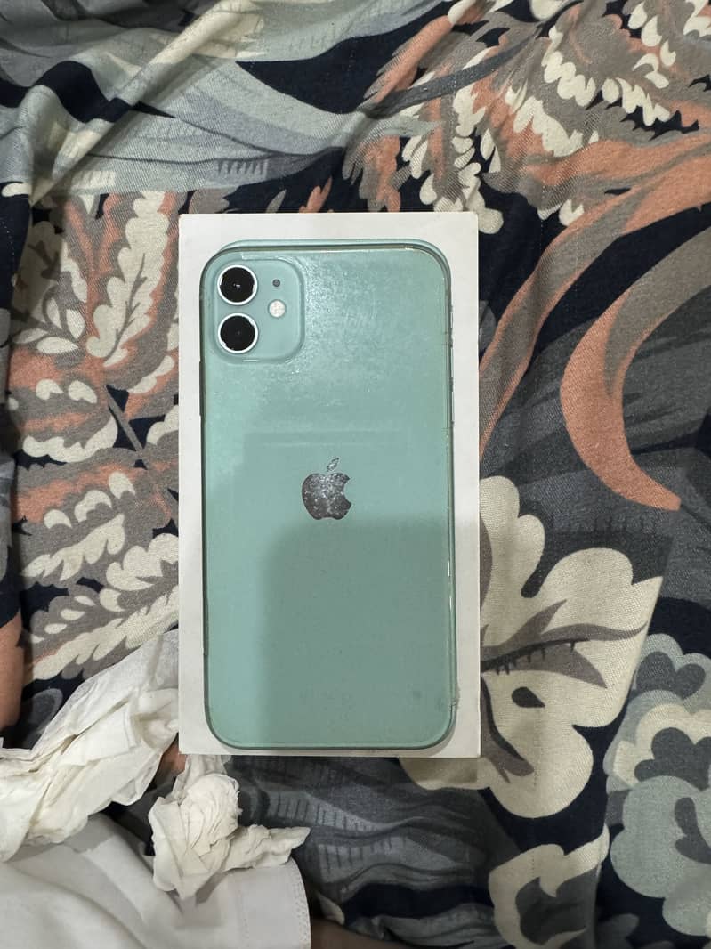 iphone 11 condition 10/10  with box factory unlocked 0