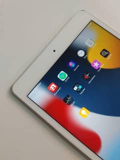 Apple iPad 6th Generation – 32GB | WiFi | Excellent Condition