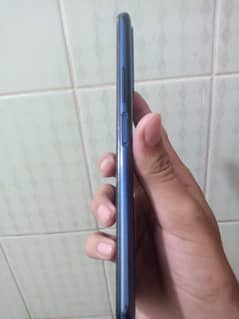 VIVO Y51s screen scharchles