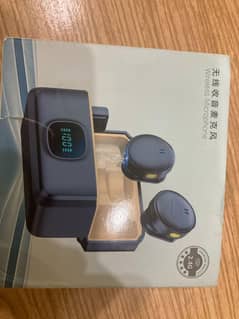 Wireless Lavalier Microphone with digital display Case