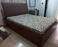 Double bed without matters