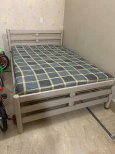 Iron bed 4 x 6