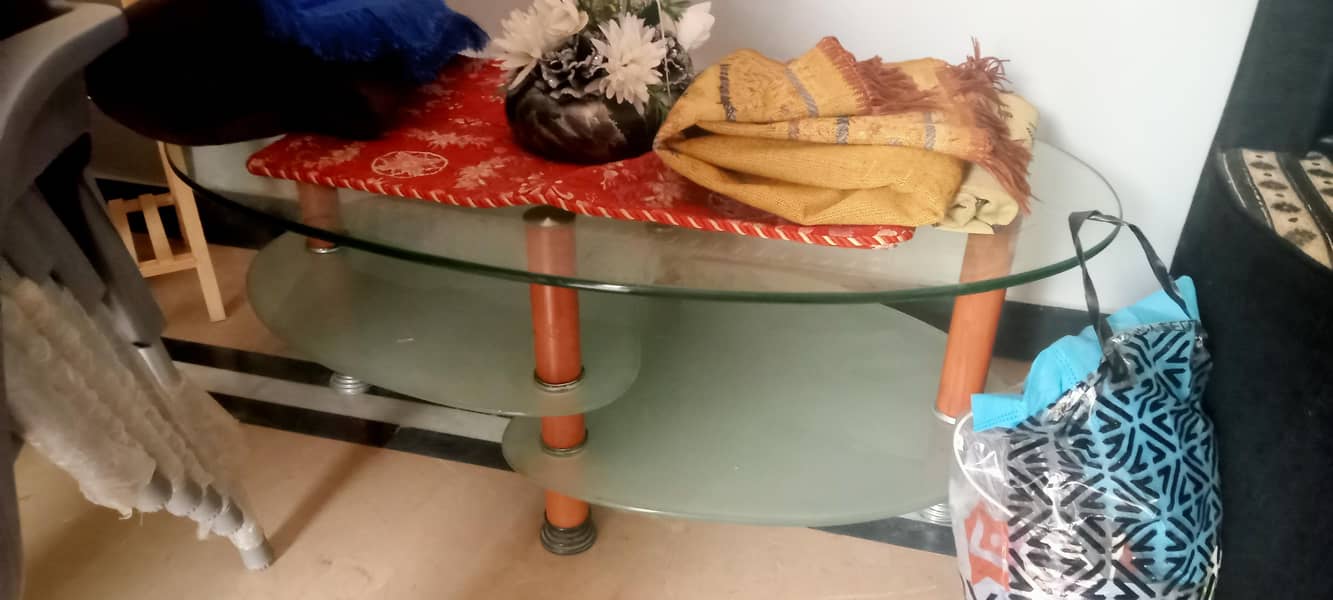 L shaped with dewan with center table 2
