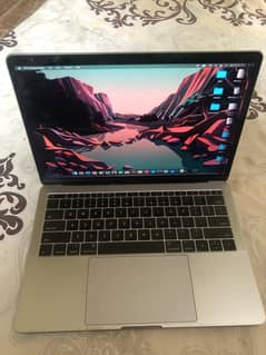 MacBook Pro 2017 8GB 256GB 2.3GHz Core i5