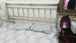iron steel bed new condition