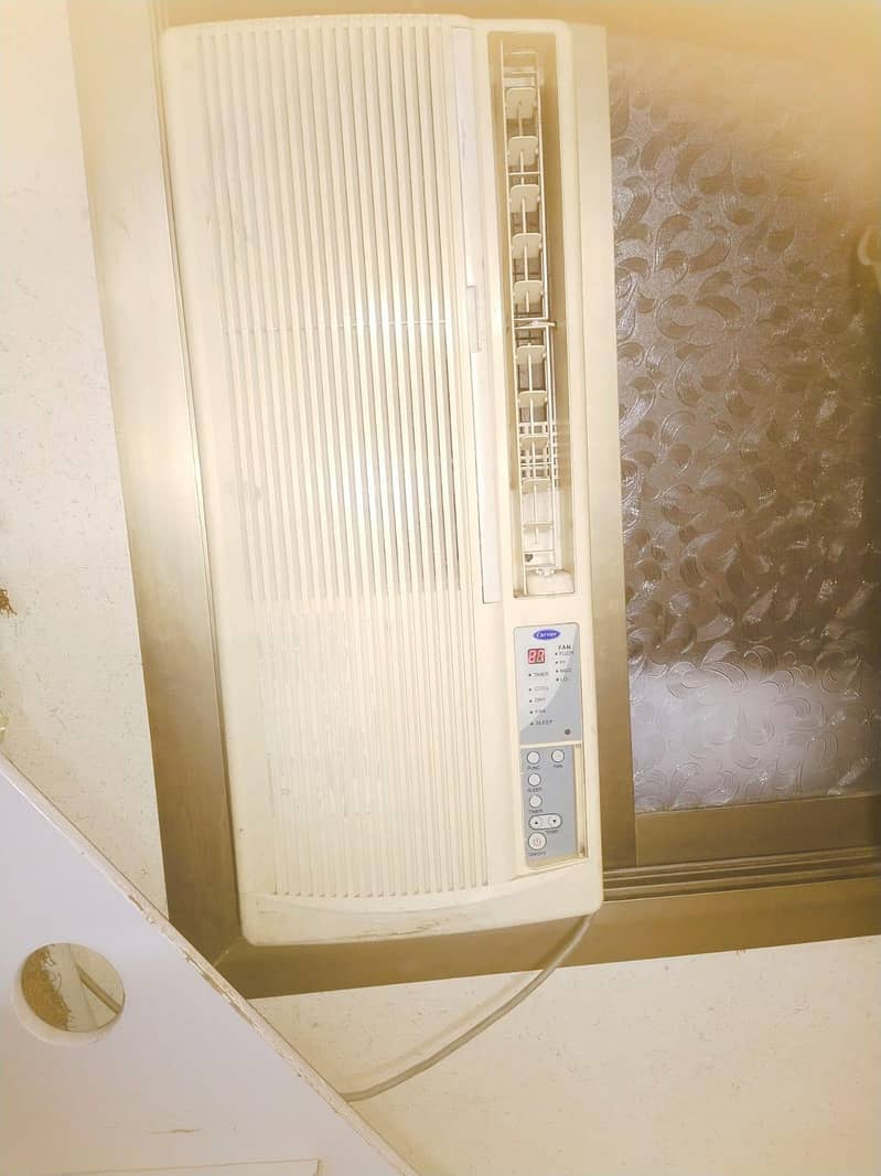 Portable AC in good and Running Condition 1