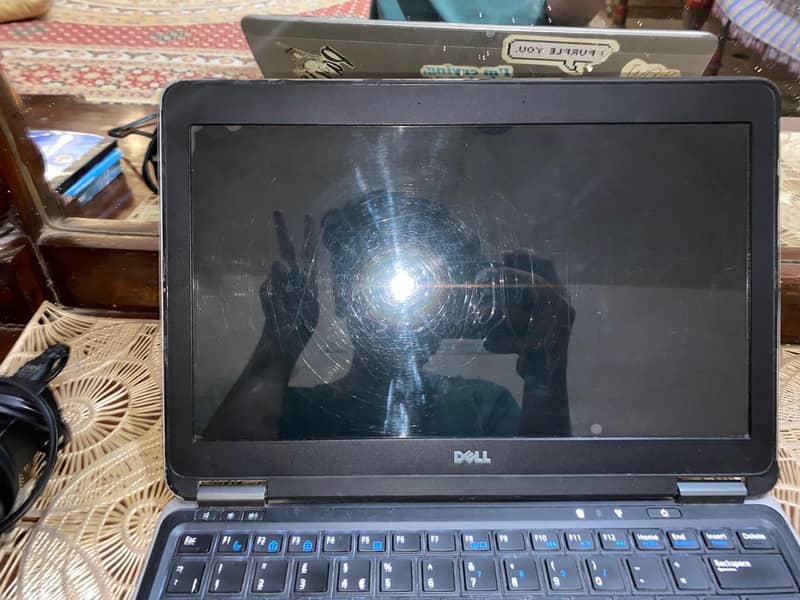 laptop LATITUDE E7240 corei3 generation 5 3