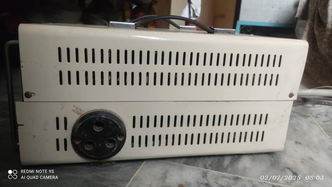 Easytech A70 Voltage Stabilizer  1