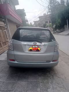 Honda Fit shuttle 2012