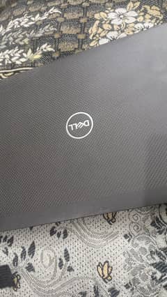 Core I7 8 Gen   16 GB Ram. 512 SsD