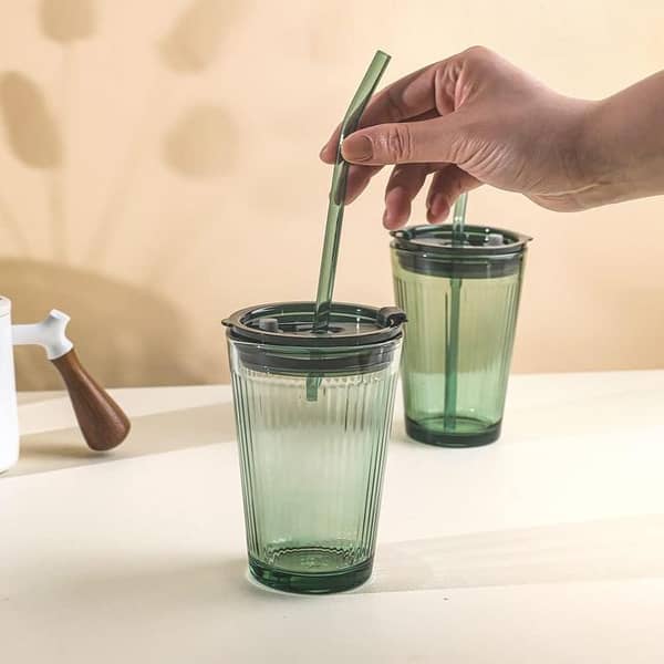 Set of 2 Green Glass Tumblers with Straw and Lid