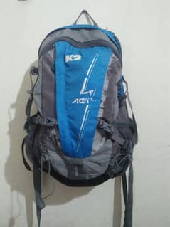 Hicking Bagpack ( with Rain cover)
