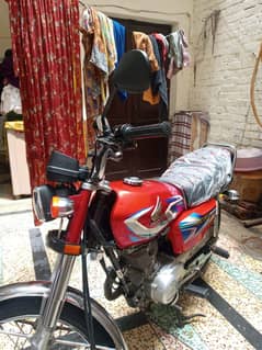 Good look  . save . one hand use . 18000 kmter  run. 10by10 . condition