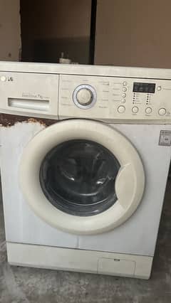 LG