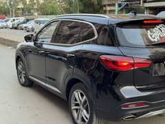 MG HS Trophy Edition Model 2021 Black with Red