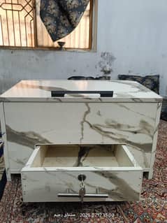 Study desk/ Teaching desk