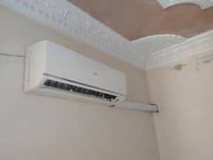 Im selling my air conditioner very good working condition
