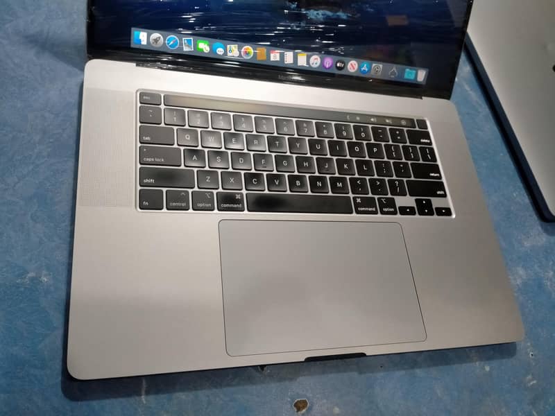 Mazy Krooo Apple MacBook Pro 2019 16"  Intel core i9  32GB Ram DDR4 2