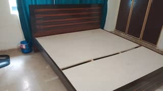selling king size bed