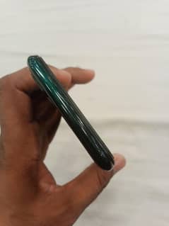 mobile with box Sirf back flash light nhi Kam krti Baki mobile ok hai