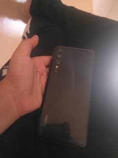 Huawei p20 Pro 6/128 gaming phone