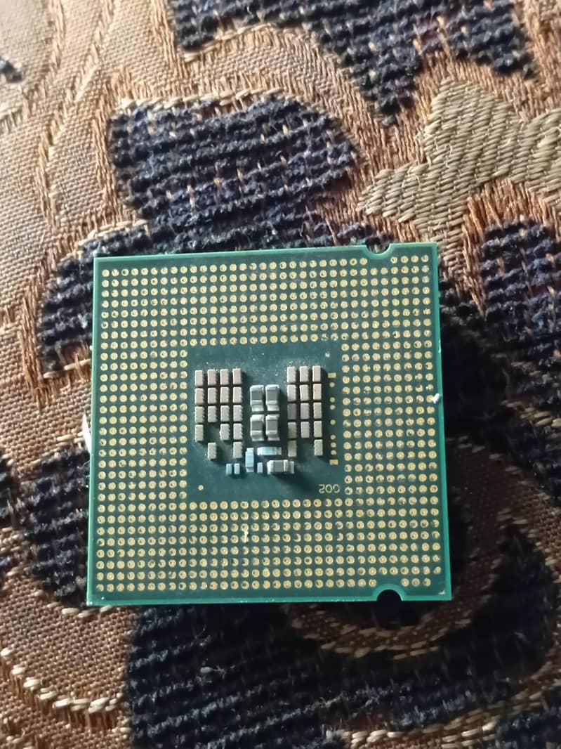 Intel Quad Core 2 Processor Chip Only 1