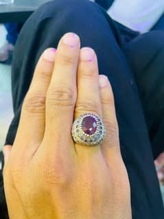 Ruby Stone Laga hai  original, Ring k Size 19 hai , handmade bani ha
