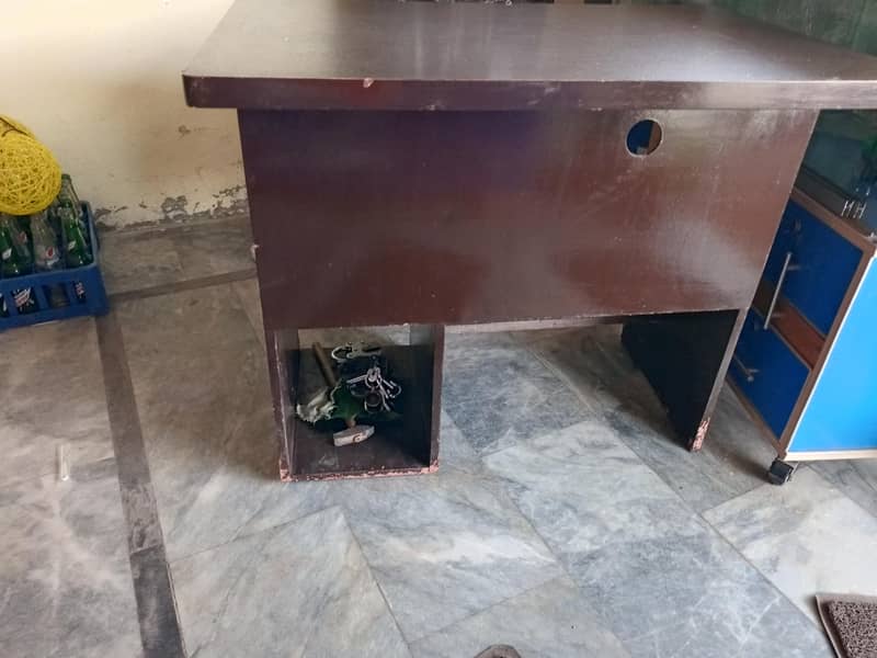Computer Table 1