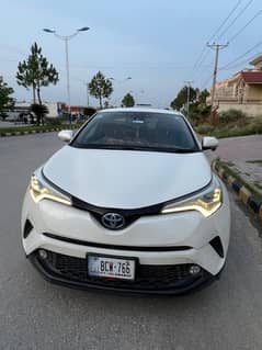 C-HR, model 2017 registration 2023 pearl white