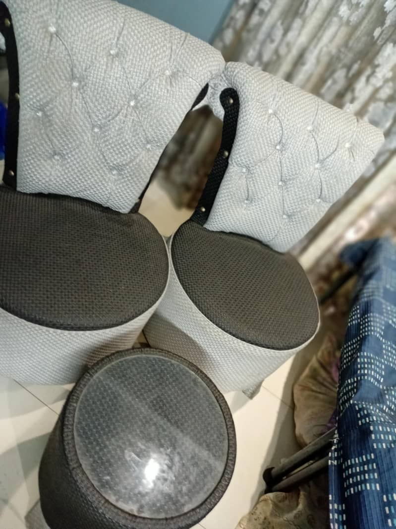 2 sofa with table condition  08c ma dak la 4