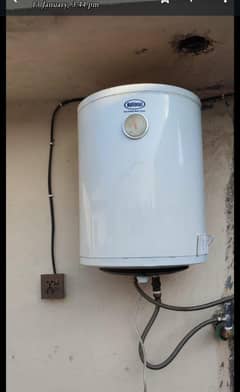 NATIONAL Electric Instant Geyser Almost New