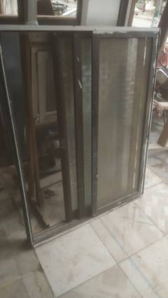 Aluminum sliding window