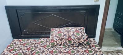 king size bed with metress