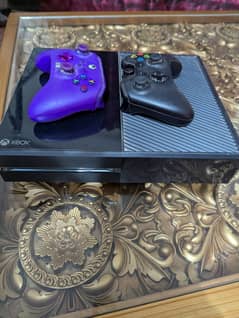 Xbox One 500GB For Sale with Two Controllers and Box