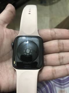 "Apple Watch Series 4 (44mm)