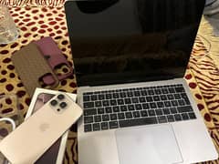 Apple MacBook Pro 2017 / 16GB RAM / 512GB SSD / Mint Condition